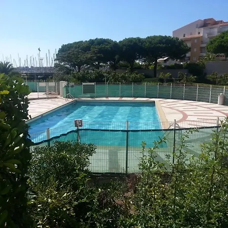 2 Pers, Avec Piscine * אגדה